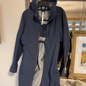 Lululemon unlined Rain Coat